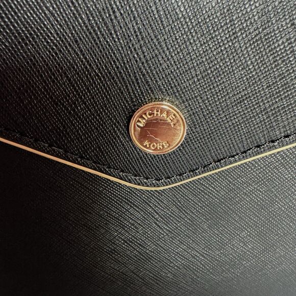 MICHAEL KORS Jet Set Large Saffiano Leather Black Pocket Tote Gold Trim Bag - Picture 5 of 13